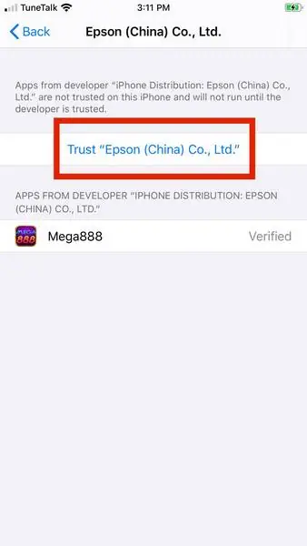 Halaman developer dengan tautan biru Trust di atas entri Mega888