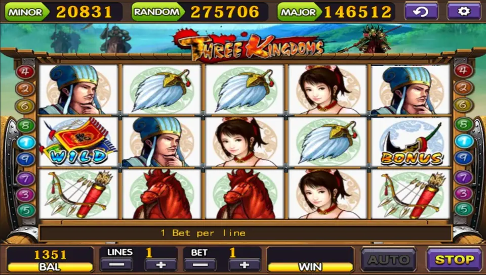 Putaran Three Kingdoms dengan wild panji di gulungan 1, dua ahli strategi, dan dua kuda merah di baris bawah